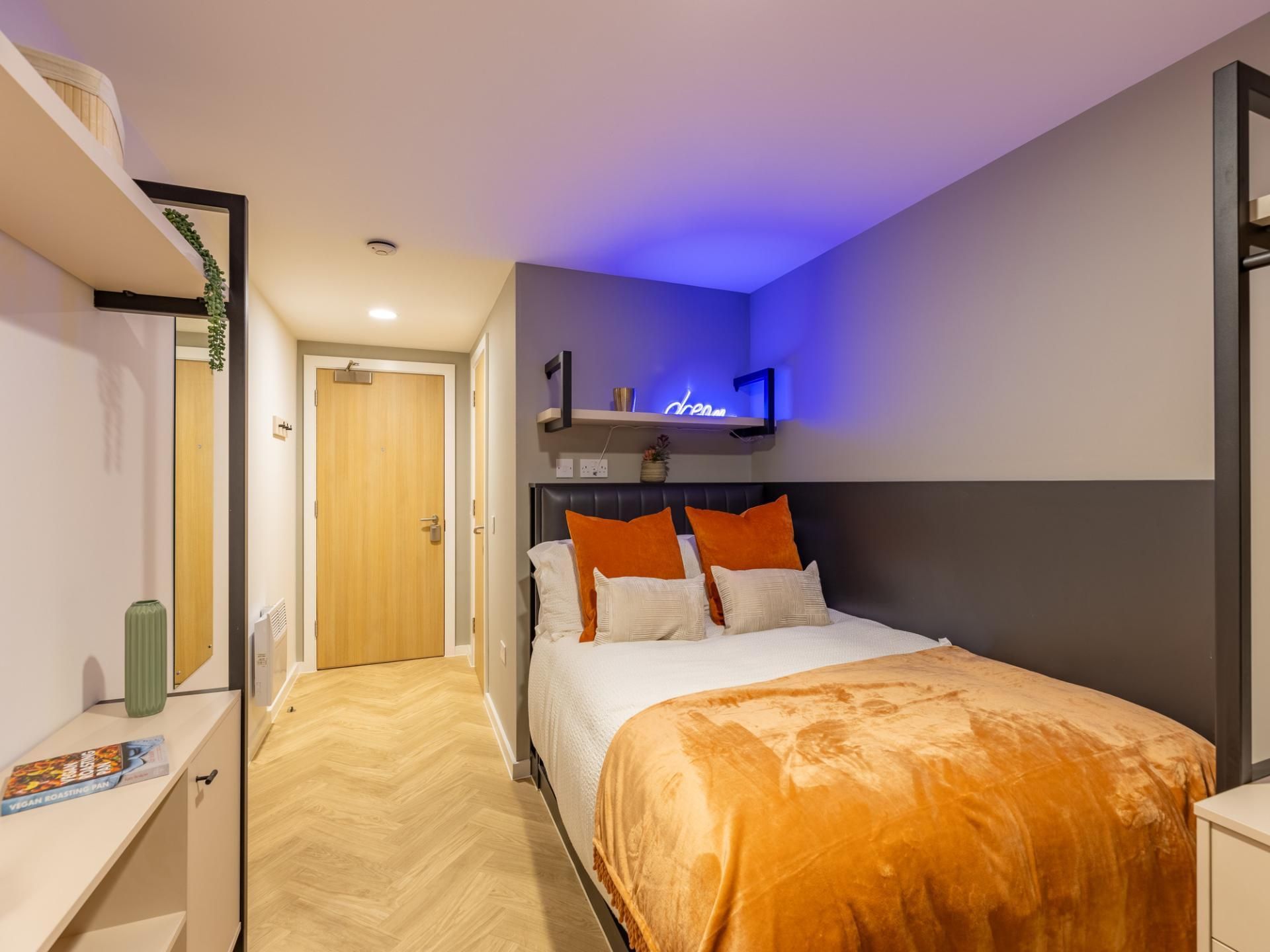 Premium Plus Ensuite